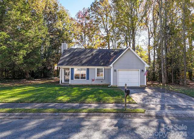 Property at 5019 Poplar Glen Dr, Matthews, NC 28104, 3 beds, 2 baths