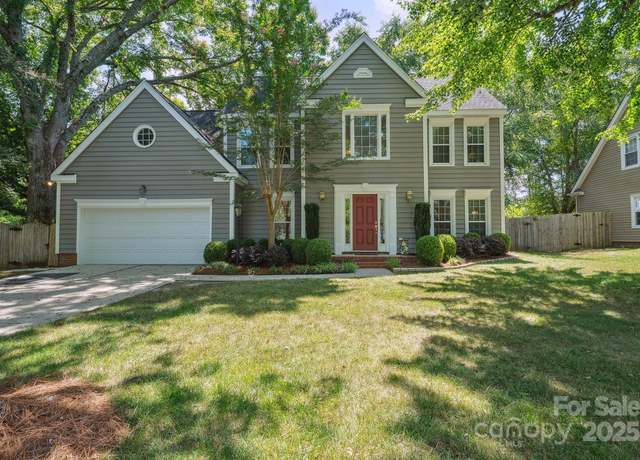 Property at 2729 Edgebrook Cir, Matthews, NC 28105, 4 beds, 2.5 baths