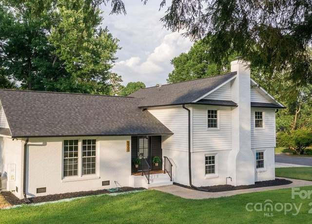 Property at 5900 Oakwielde Ct, Mint Hill, NC 28227, 4 beds, 3 baths