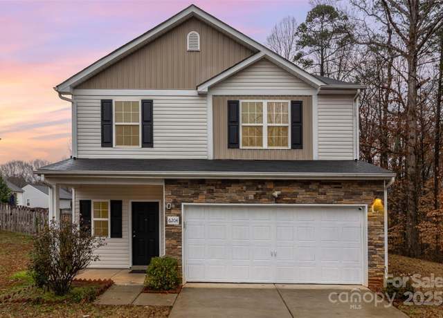 Property at 6204 Springbeauty Dr, Charlotte, NC 28227, 4 beds, 2.5 baths