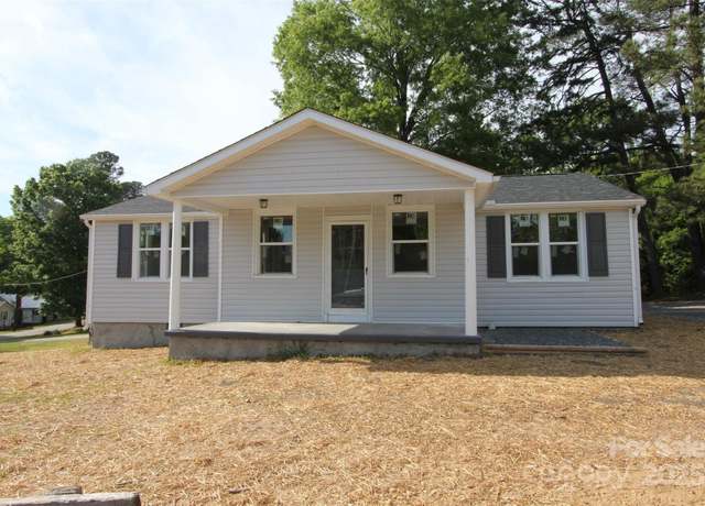 Property at 306 E Burnsville St, Wadesboro, NC 28170, 2 beds, 1 bath