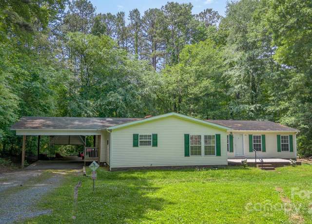 Property at 611 W Robinson St, Dallas, NC 28034, 3 beds, 2 baths