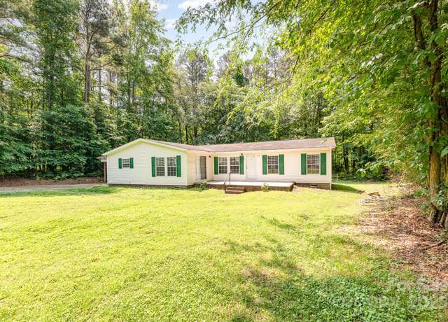 Property at 611 W Robinson St, Dallas, NC 28034, 3 beds, 2 baths