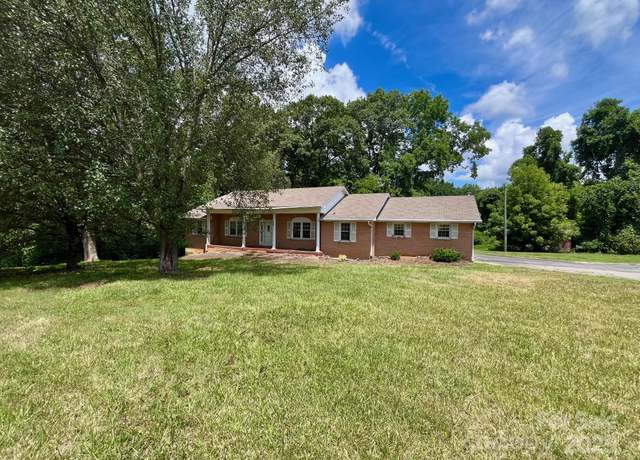 Property at 2310 Montford Ave NW, Concord, NC 28027, 4 beds, 3 baths