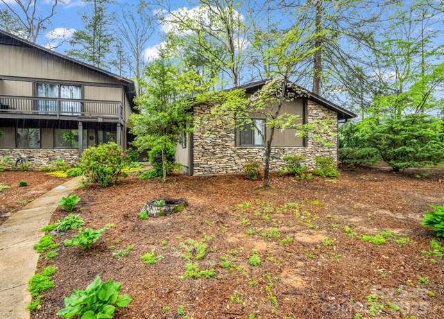 Property at 54 Laurelwood Cir W #24, Hendersonville, NC 28791, 3 beds, 2 baths