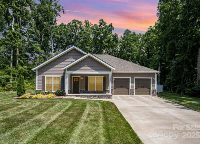 Property at 1189 Quiet Acres Rd, Rock Hill, SC 29732, 4 beds, 3 baths