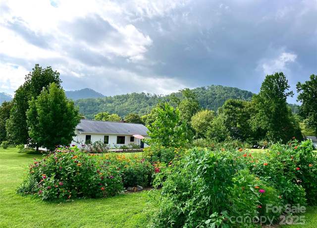 Property at 32 Sugar Cove Rd, Weaverville, NC 28787, 2 beds, 1.5 baths
