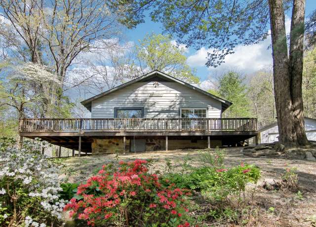 Property at 3233 Hebron Rd, Hendersonville, NC 28739, 5 beds, 3 baths