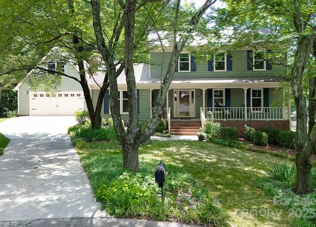 Property at 9928 Raddington Ln, Charlotte, NC 28269, 5 beds, 3.5 baths