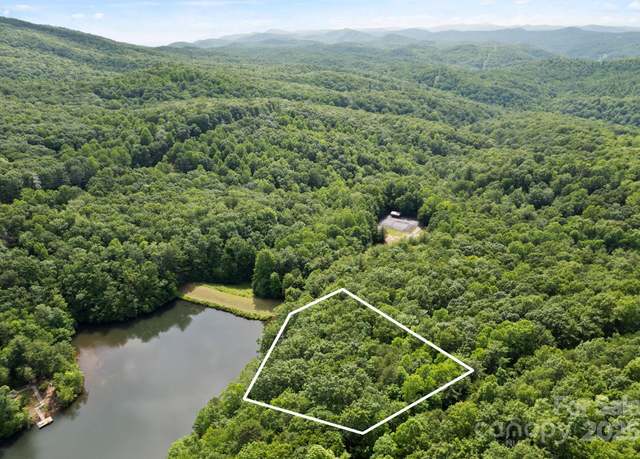 Property at 430 N Lakeview Dr, Saluda, NC 28773