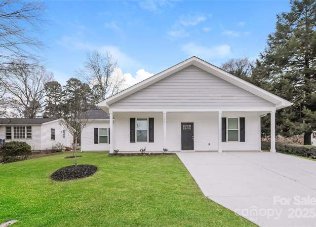 Property at 13331 Central Ave, Huntersville, NC 28078, 3 beds, 2 baths