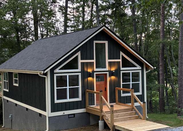 Property at 5 S Bear View Dr, Hendersonville, NC 28792, 2 beds, 1 bath
