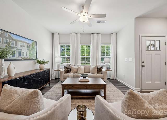Property at 4754 Lakeview Rd N #19, Charlotte, NC 28216, 3 beds, 2.5 baths