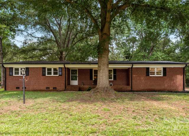 Property at 301 Oak Ave, Shelby, NC 28152, 3 beds, 2 baths