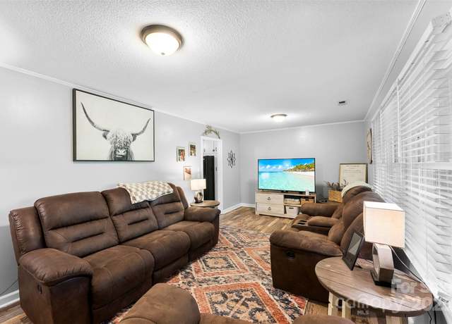Property at 301 Oak Ave, Shelby, NC 28152, 3 beds, 2 baths