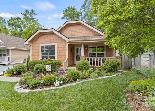 Property at 40 Avonlea Ln, Flat Rock, NC 28731, 3 beds, 2 baths