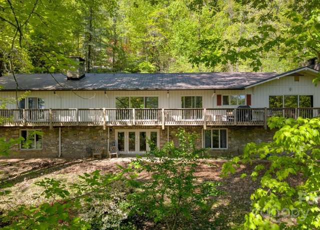 Property at 1412 Valmont Dr, Hendersonville, NC 28791, 5 beds, 8 baths