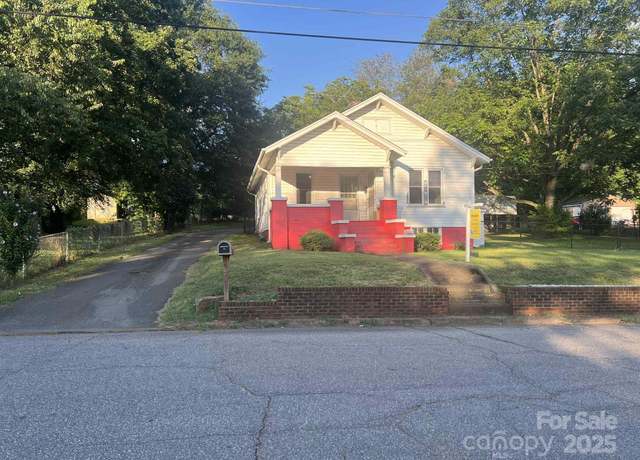 Property at 325 N Caldwell Ave, Newton, NC 28658, 2 beds, 1 bath