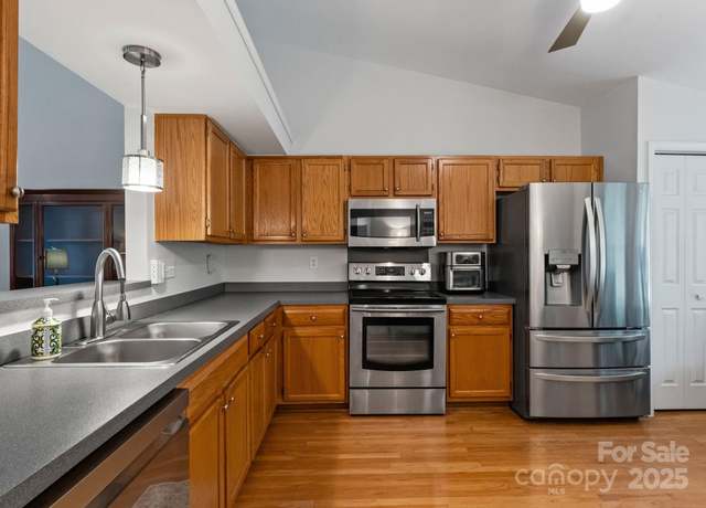 Property at 13624 Harvest Point Dr, Huntersville, NC 28078, 3 beds, 2 baths