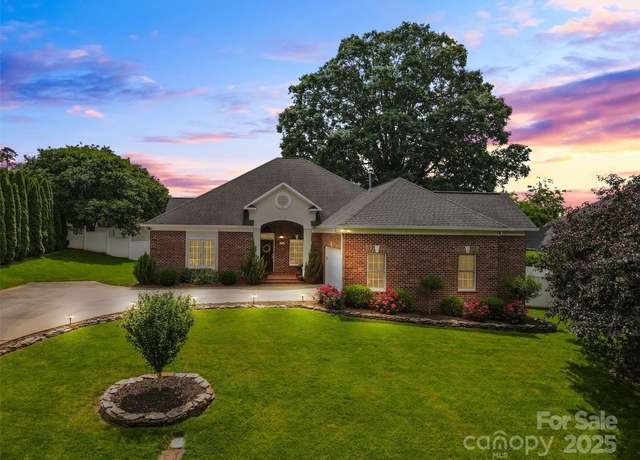 Property at 133 43rd Avenue Ln NW, Hickory, NC 28601, 3 beds, 3 baths