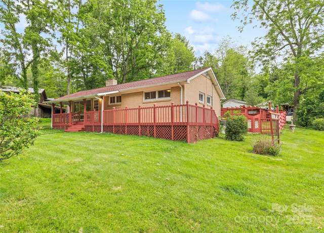 Property at 748 East St, Waynesville, NC 28786, 3 beds, 1 bath