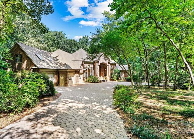Property at 1043 Rolling Green Dr, Newton, NC 28658, 4 beds, 6 baths