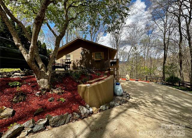 Property at 45 Pinecrest Dr, Franklin, NC 28734, 3 beds, 3 baths
