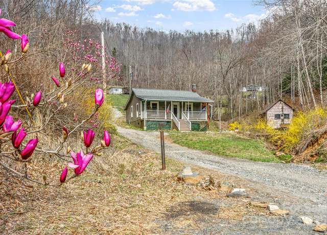 Property at 194 Colehearth Hollow Rd, Bakersville, NC 28705, 2 beds, 1 bath