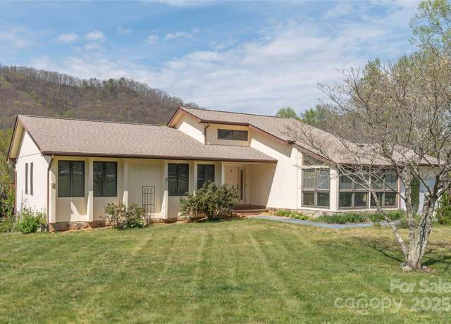 Property at 196 Timberline Dr, Maggie Valley, NC 28751, 3 beds, 3 baths