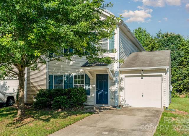 Property at 7643 Monarch Birch Ln, Charlotte, NC 28215, 3 beds, 2.5 baths