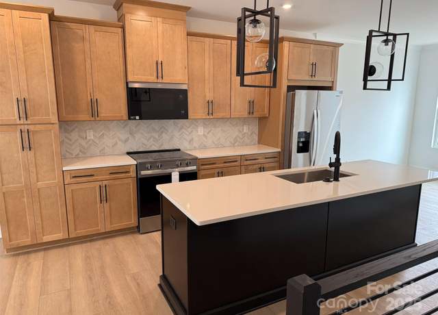 Property at 3622 S Tryon St, Charlotte, NC 28217, 3 beds, 3.5 baths