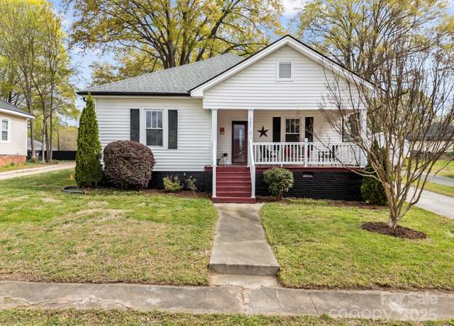 Property at 405 E 3rd St, Kannapolis, NC 28083, 3 beds, 2 baths