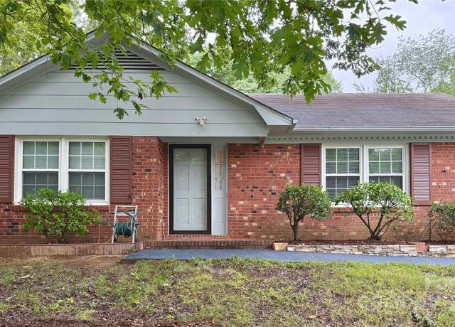 Property at 915 Eaglewood Ave, Charlotte, NC 28212, 3 beds, 2 baths