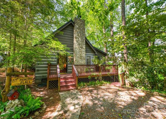Property at 348 Laurelwood Ln, Boone, NC 28607, 2 beds, 2.5 baths