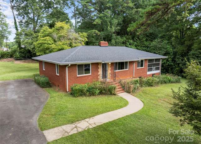 Property at 5209 Markay St, Matthews, NC 28105, 2 beds, 1 bath