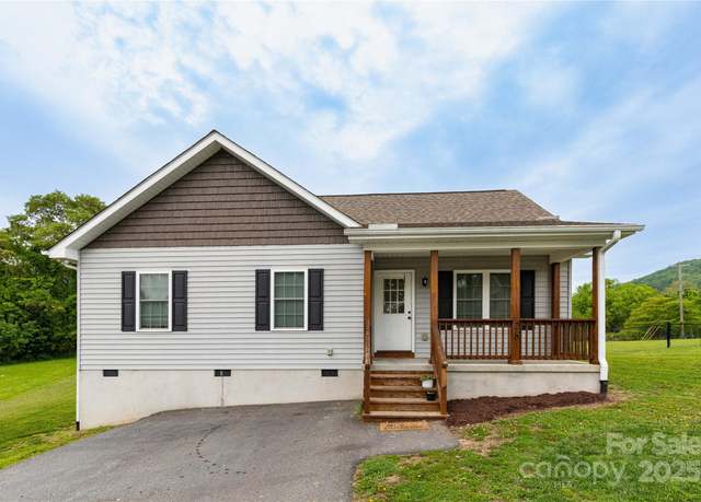Property at 28 Trillium Meadows Ln #5, Hendersonville, NC 28792, 3 beds, 2 baths