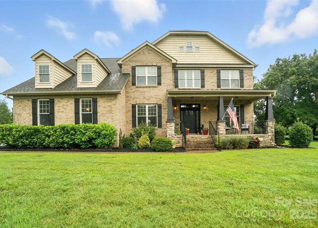 Property at 4925 Campobello Dr, Monroe, NC 28110, 3 beds, 3.5 baths