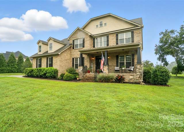 Property at 4925 Campobello Dr, Monroe, NC 28110, 3 beds, 3.5 baths