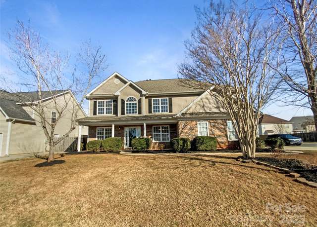 Property at 215 Madelia Pl, Mooresville, NC 28115, 4 beds, 3 baths