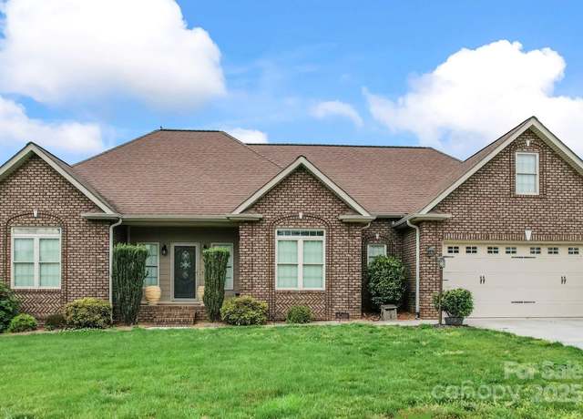 Property at 132 Postell Dr, Statesville, NC 28625, 3 beds, 2 baths
