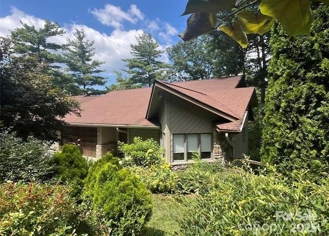 Property at 2902 Timber Trails Trl, Asheville, NC 28804, 3 beds, 2.5 baths