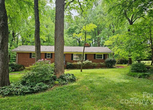 Property at 7021 Linda Lake Dr, Charlotte, NC 28215, 3 beds, 2 baths