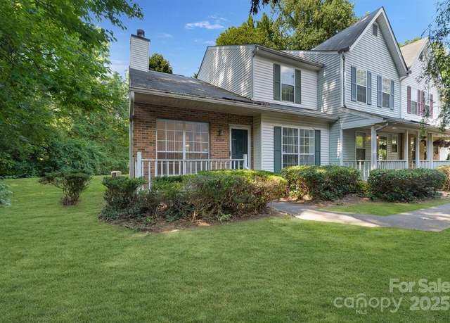 Property at 6309 Windsor Gate Ln, Charlotte, NC 28215, 3 beds, 2 baths