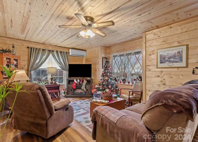 Property at 330 Old US 19e Hwy, Spruce Pine, NC 28777, 2 beds, 1 bath