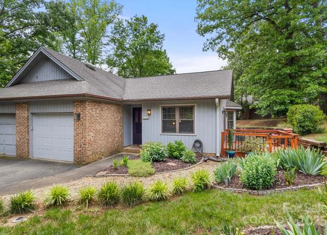 Property at 2750 Victory Ct, Fort Mill, SC 29715, 2 beds, 1.5 baths