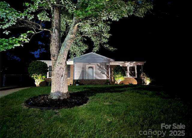Property at 709 Habersham Rd, High Point, NC 27265, 3 beds, 1 bath