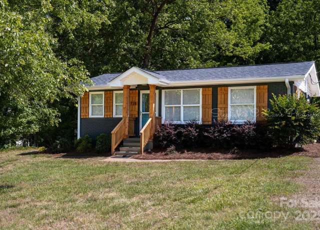 Property at 728 Morningside Dr, Mount Holly, NC 28120, 3 beds, 2 baths