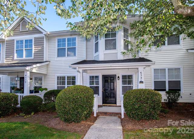 Property at 6521 Point Comfort Ln, Charlotte, NC 28226, 2 beds, 2.5 baths