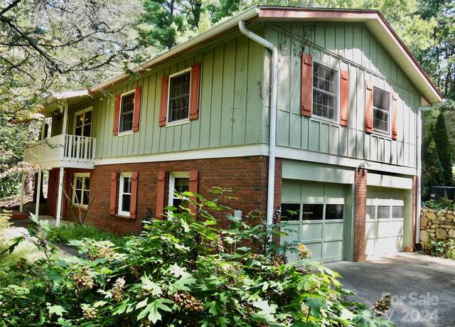 Property at 19 Brookcliff Dr, Asheville, NC 28804, 3 beds, 3 baths
