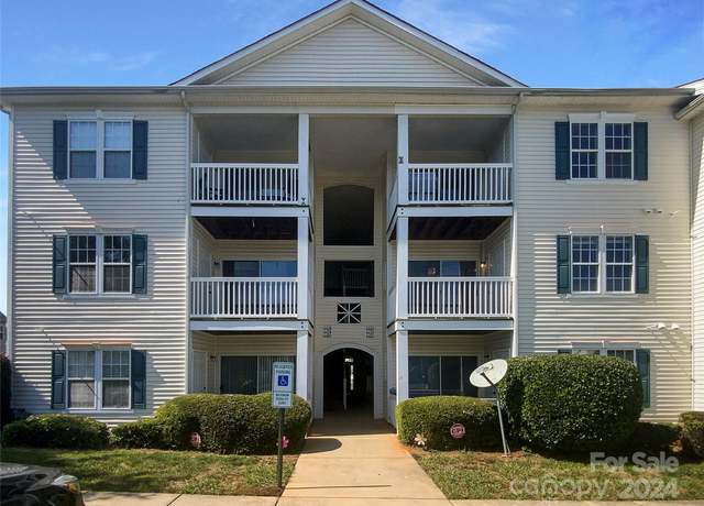 Property at 4432 Eaves Ln, Charlotte, NC 28215, 3 beds, 2 baths